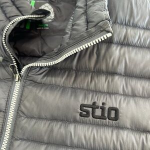 Stio Men's Quilted Vest - Charcoal